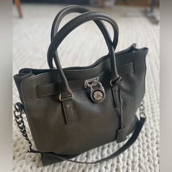 Michael Kors Handbags - Michael Kors Olive Green Leather Purse
